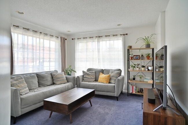 Living - 3 Linden Pl