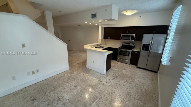 Building Photo - 2961 NE 185th St