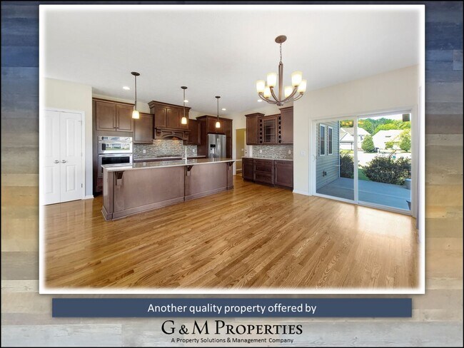 Building Photo - Rarely Available - Large Executive Rental ...