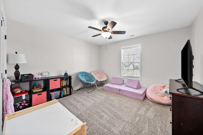 Building Photo - 222 Cooper River Wy