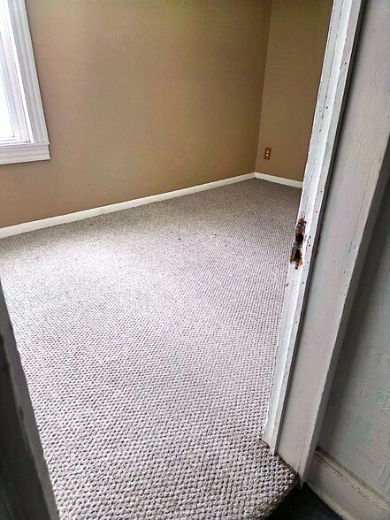 Building Photo - 400 Chestnut St