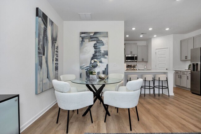 Building Photo - BRAND NEW 3 Bed 2.5 bathroom townhomes in Madison!