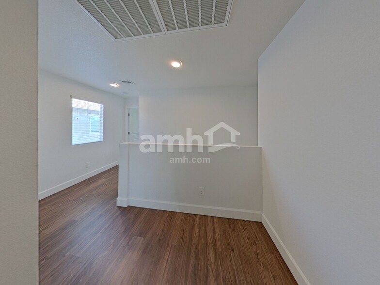 Building Photo - 1710 Viaggio Ave