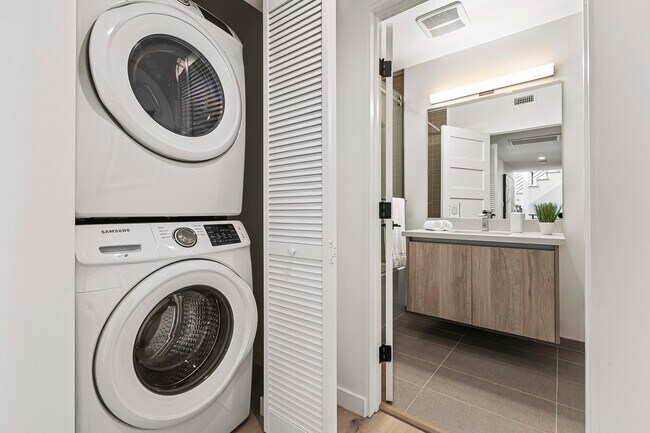 Washer/Dryer - 6701 W Eden Ter