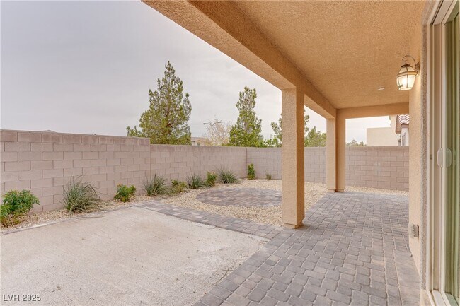 Building Photo - 12333 Silvana St