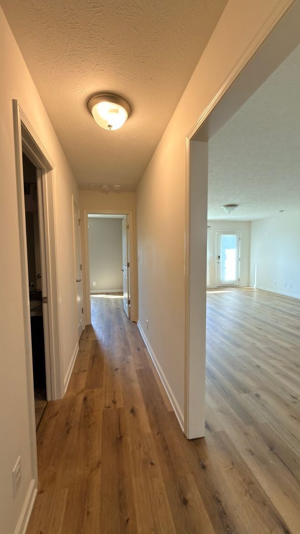 Building Photo - Spacious 3 Bed 2 Bath w/office