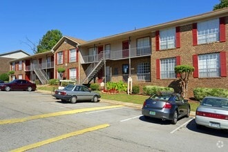 Building Photo - Chateau Glen Oaks Apartments