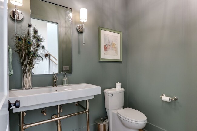 Building Photo - Extrordinary 4BD, 4.5BA Raleigh Home in an...