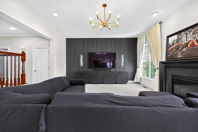 Building Photo - 4 Bed, 4.5 Bath Single Family Home in Clar...