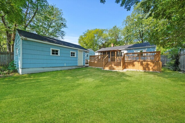 Building Photo - Charming Ranch-Style Home with New Windows...