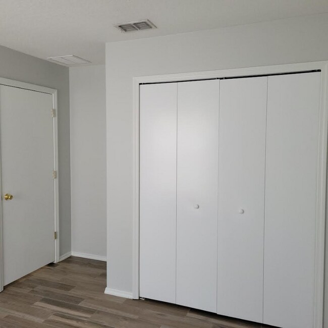 Building Photo - 5057 Gandross Ln