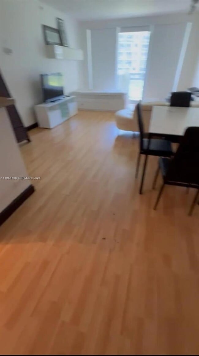 Building Photo - 1500 Bay Rd