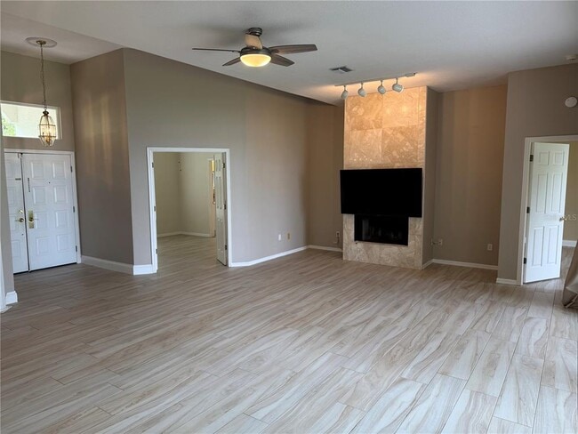 Building Photo - 2910 Philippe Pkwy