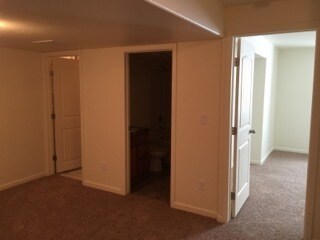 Building Photo - 4 BEDROOM, 3.5 BATHROOM, SADDLE RIDGE TWIN...
