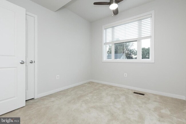 Building Photo - 12731 Vuillard St