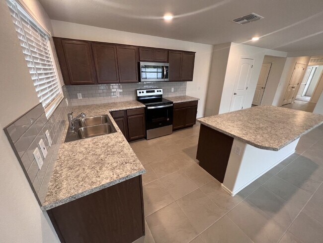 Building Photo - New Build Casa Grande home available for i...