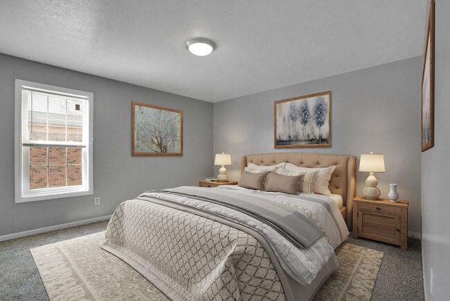 Cozy Bedroom - Fountain City Apartments