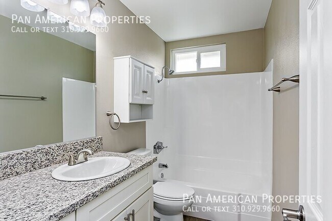 Building Photo - 13919 Coteau Dr