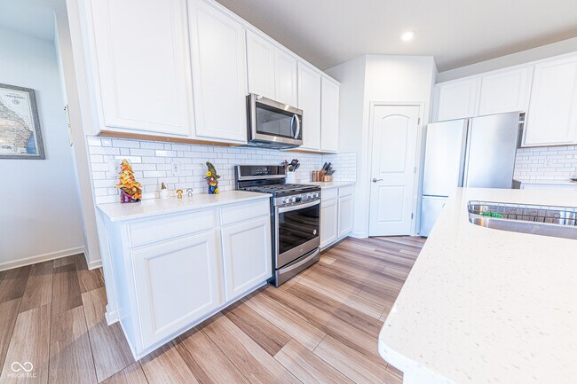 Building Photo - 6786 Sable Point Dr