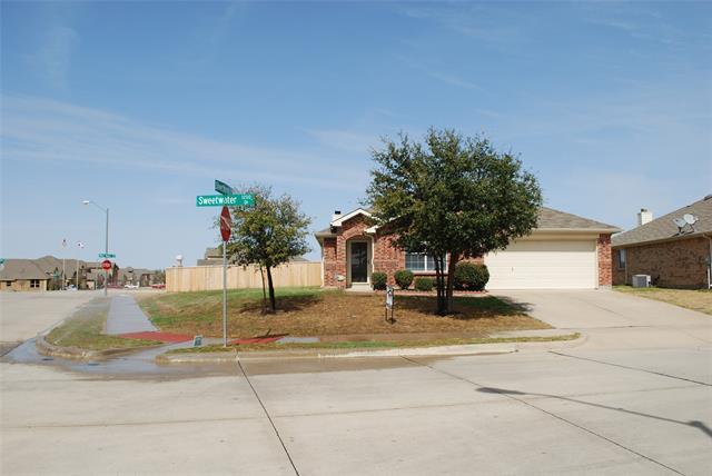 Building Photo - 1232 Sweetwater Dr