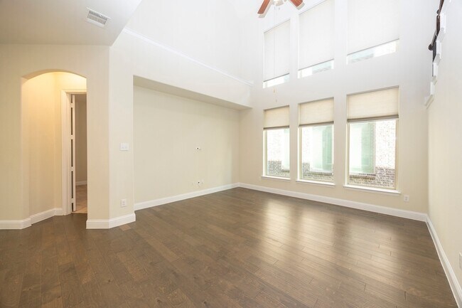 Building Photo - 5313 Basham Ln