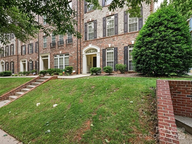 Primary Photo - 1530 S Church St