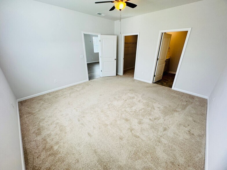 Building Photo - 874 Long Leaf Rd