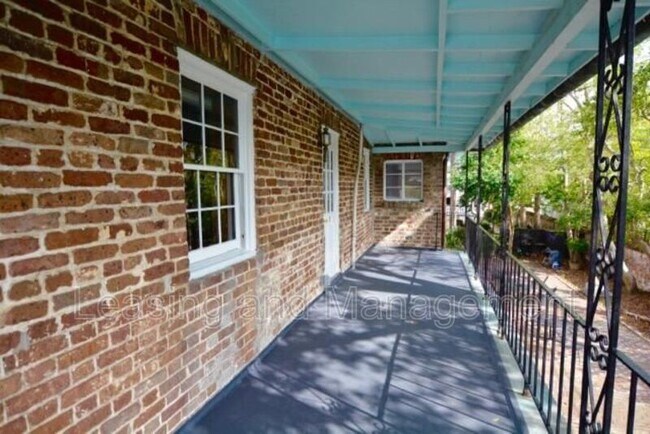 Building Photo - 21 Archdale St