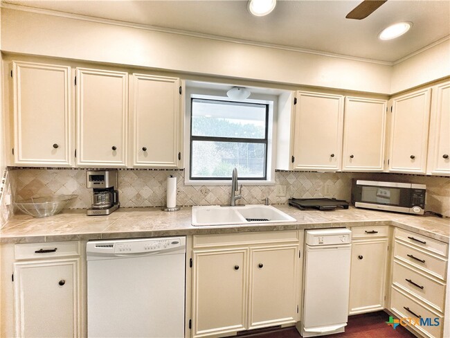 Building Photo - 2489 Colleen Dr