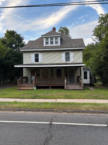 Building Photo - 1744 Farmington Ave