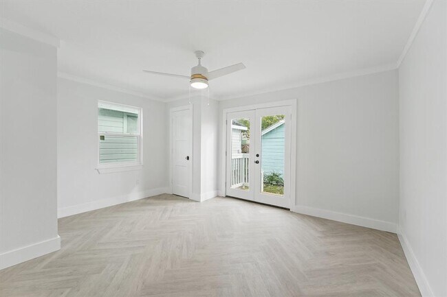 Building Photo - 5123 Avenue L