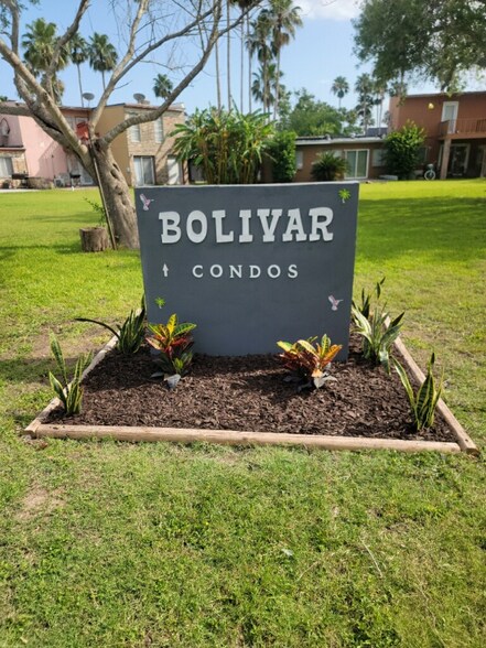 Building Photo - 307 Bolivar Ave