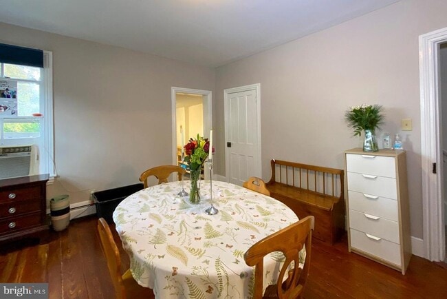 Building Photo - 10 Princeton Ave