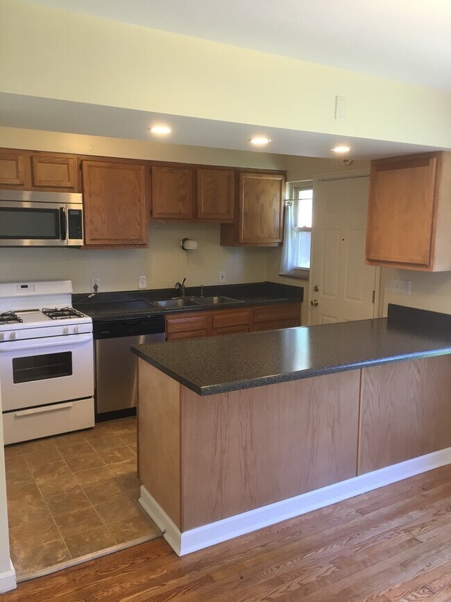 Building Photo - 1869 N Star Rd