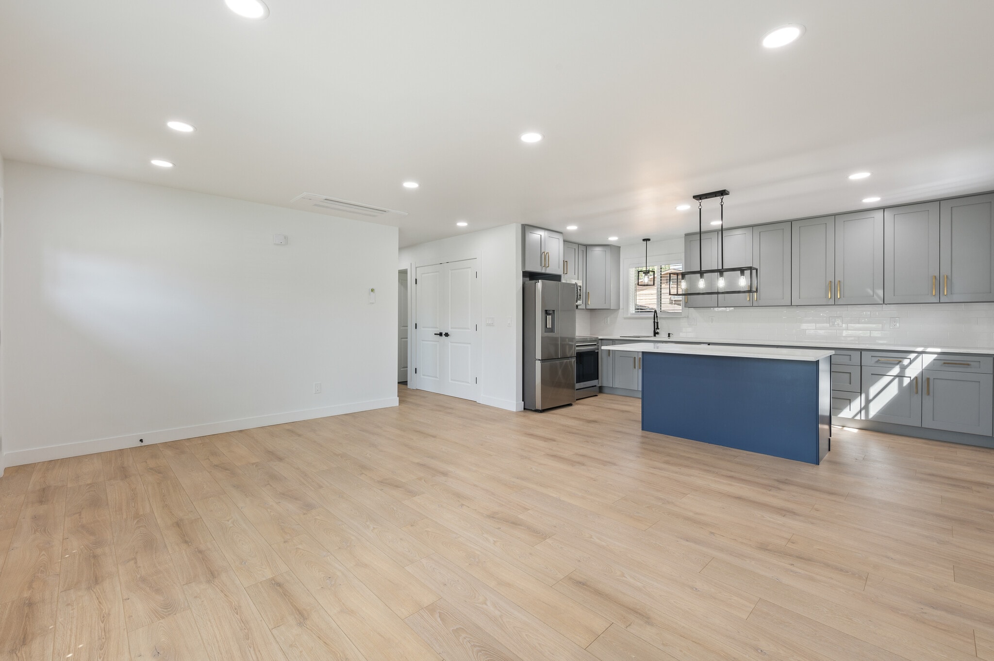 Building Photo - 1301 Clements Cir