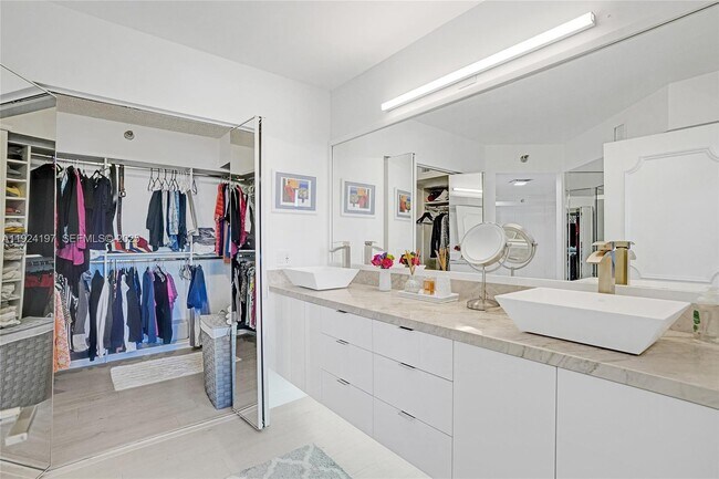 Building Photo - 3400 NE 192 St