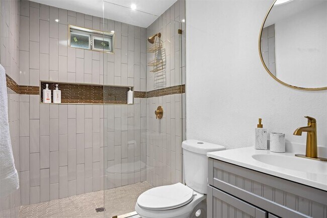 Building Photo - 4512 W Village Ct