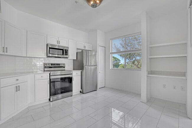 Building Photo - 11026 Legacy Dr