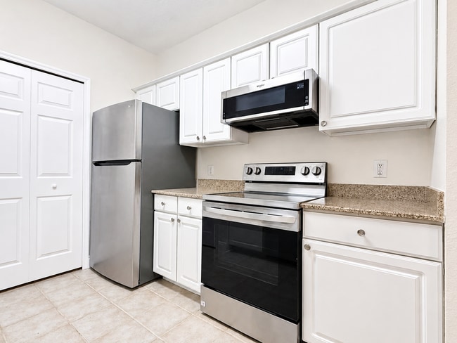Building Photo - Upgraded 2Bedrooms/2Baths condo in a vibrant lifestyle Winter Garden community!