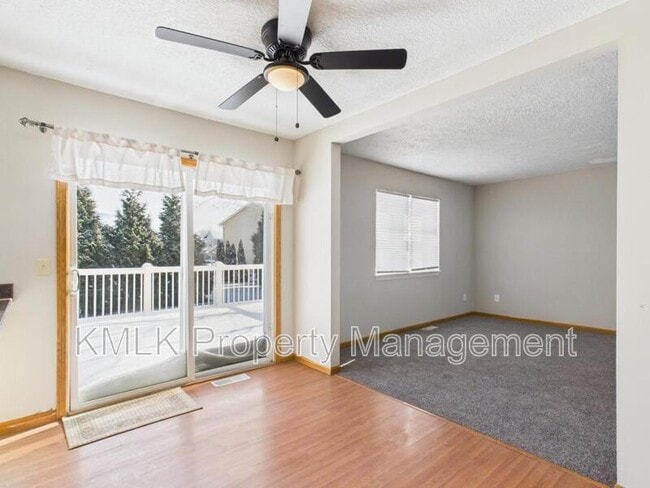 Building Photo - 411 Treeview Dr