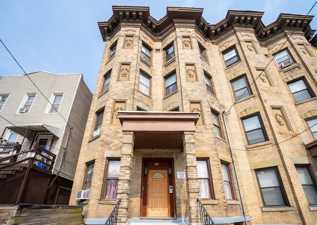 Building Photo - 98 North St