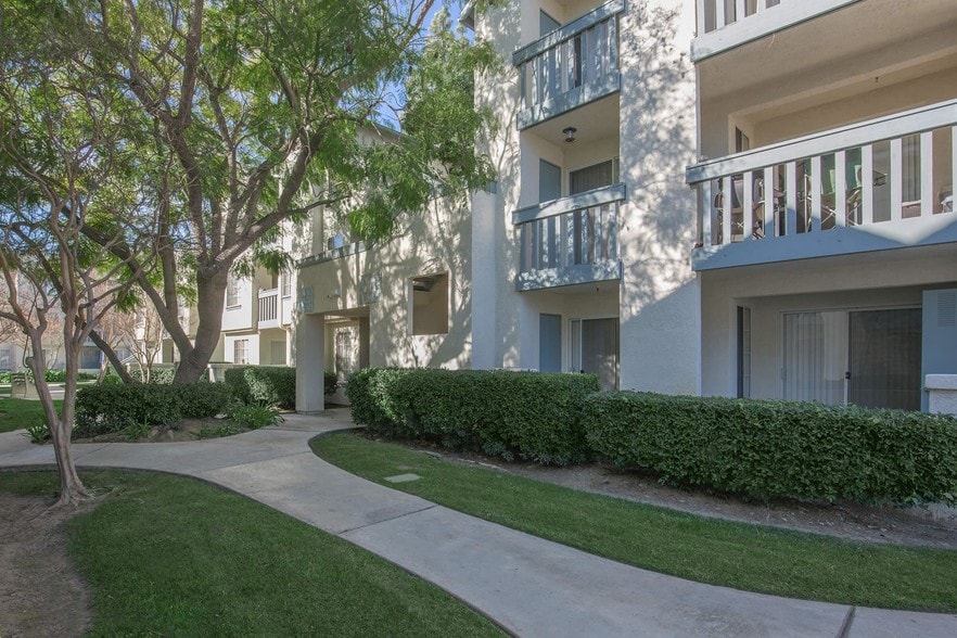 Building Photo - River Ridge Apartment Homes