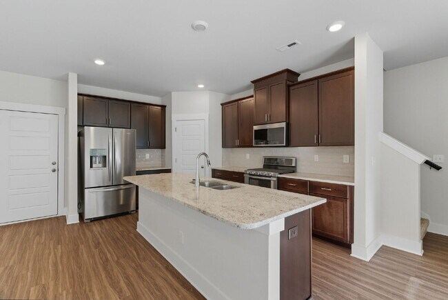Building Photo - Modern 3 Bedroom, 2.5 Bath Townhome in luxurious Village at Chapel Green! ($2250/mo base rent***)