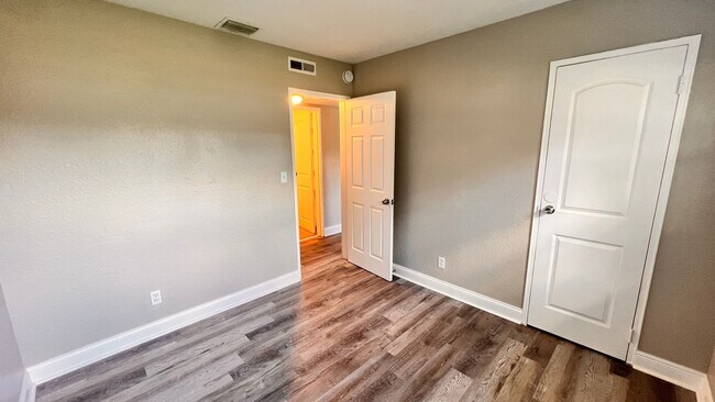 Building Photo - Charming 4 Bedroom, 2 Bathroom Home in Altamonte Springs!!