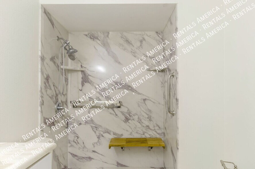 Building Photo - 3951 W Irvington Rd