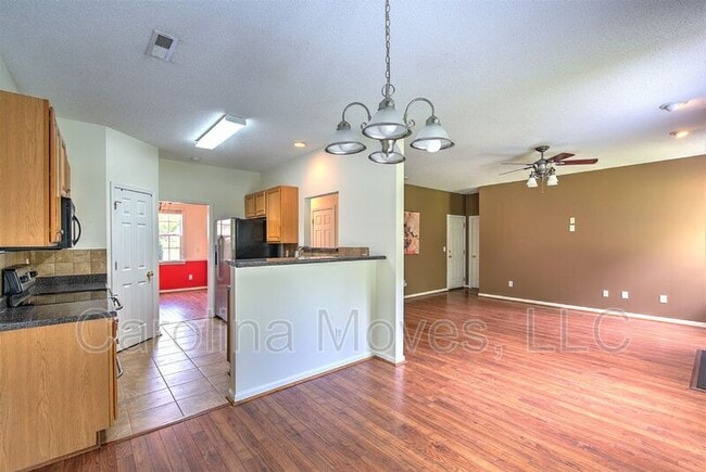 Building Photo - 140 Rounded Wing Dr