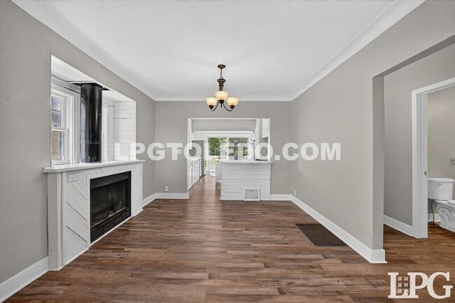 Building Photo - 544 Woodsdale Ave