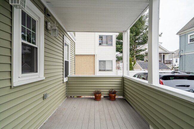 Building Photo - 266 Belmont St