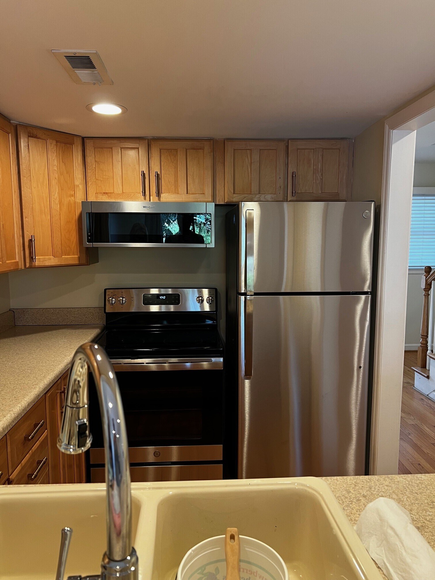 Building Photo - 2029 Eastwood Rd