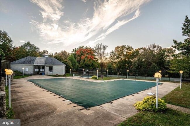 Building Photo - 4224 32nd St S